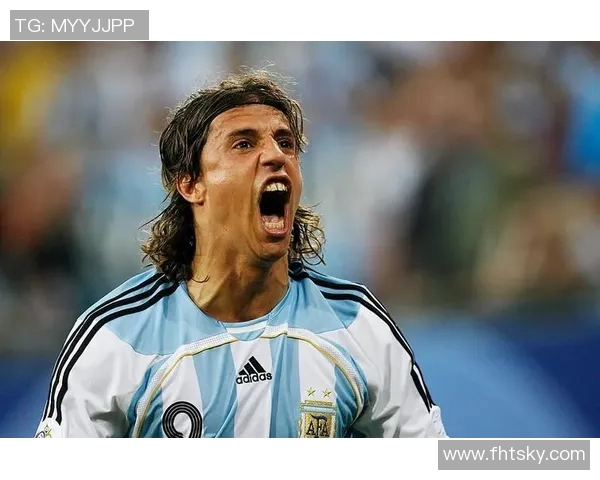 当国际歌手遇上足球巨星：音乐与运动的精彩碰撞