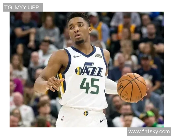 多诺万米切尔带领球队奋勇争先展现超凡篮球才华与领袖魅力